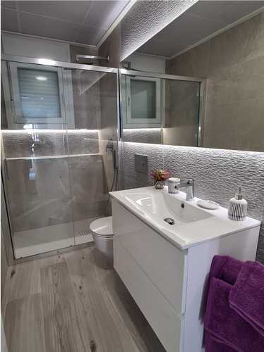 https://spanishnewbuildhomes.com/wp-content/uploads/2022/02/townhouse-for-sale-in-avileses_Bathroom1.jpg