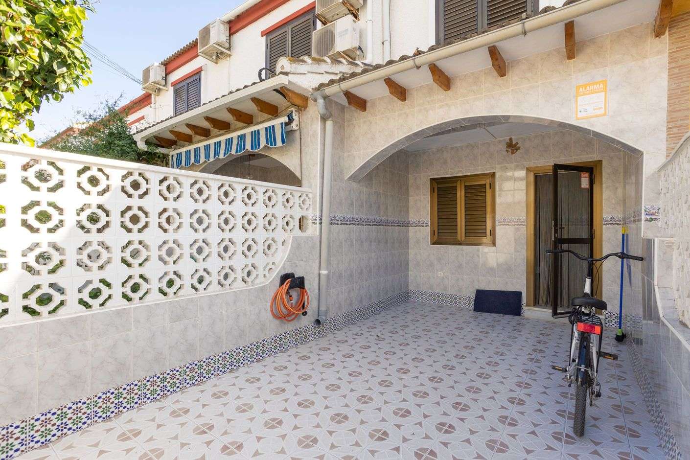 Townhouse For Sale in Los Alcazares