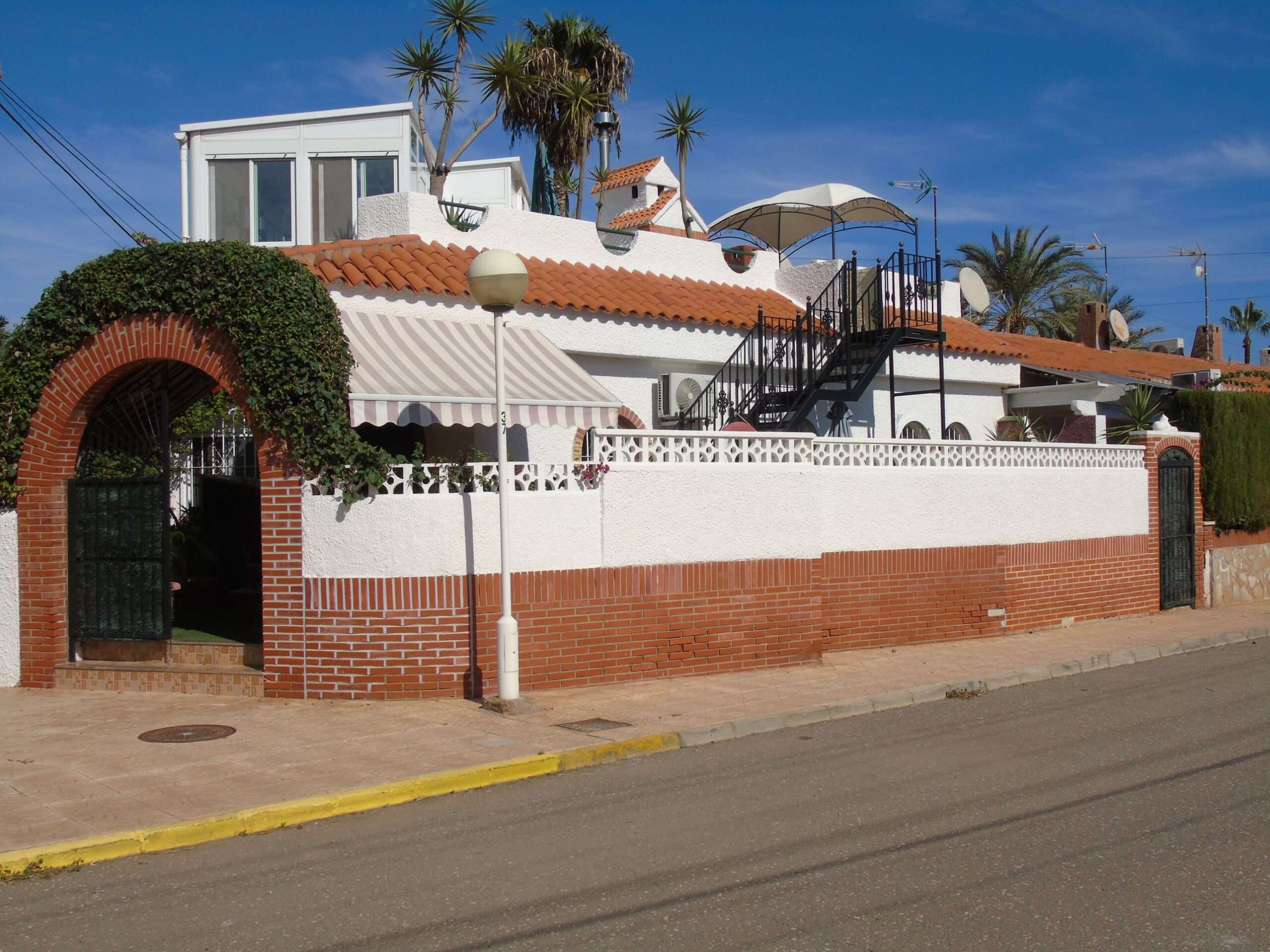 Villa For Sale in Estrella de Mar