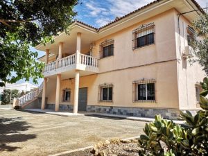 Villa For Sale in Fuente Alamo de Murcia