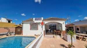 Detached Villa With Independent Apartment For Sale Near Los Alcazares