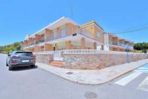 Townhouse For Sale in Los Urrutias