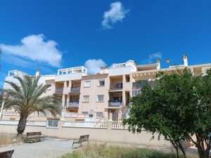 Penthouse Apartment For Sale in Los Nietos