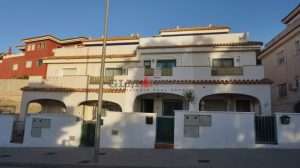 Townhouse For Sale in El Carmoli
