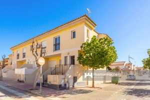 Townhouse For Sale in Los Alcázares