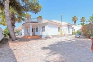 Villa For Sale in Estrella de Mar