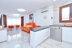 Stunning Ground Floor Apartment With Large Terrace For Sale in Estrella de Mar