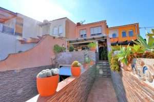 Townhouse For Sale in Estrella de Mar