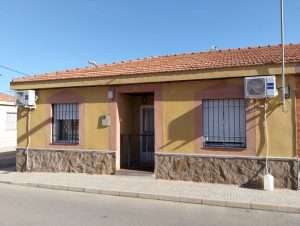 Townhouse For Sale in Los Belones