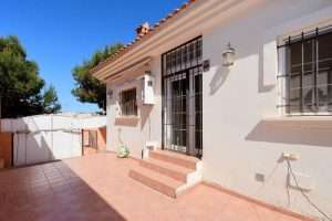 Detached Villa For Sale in El Carmoli