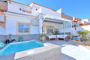 Townhouse For Sale in Estrella de Mar